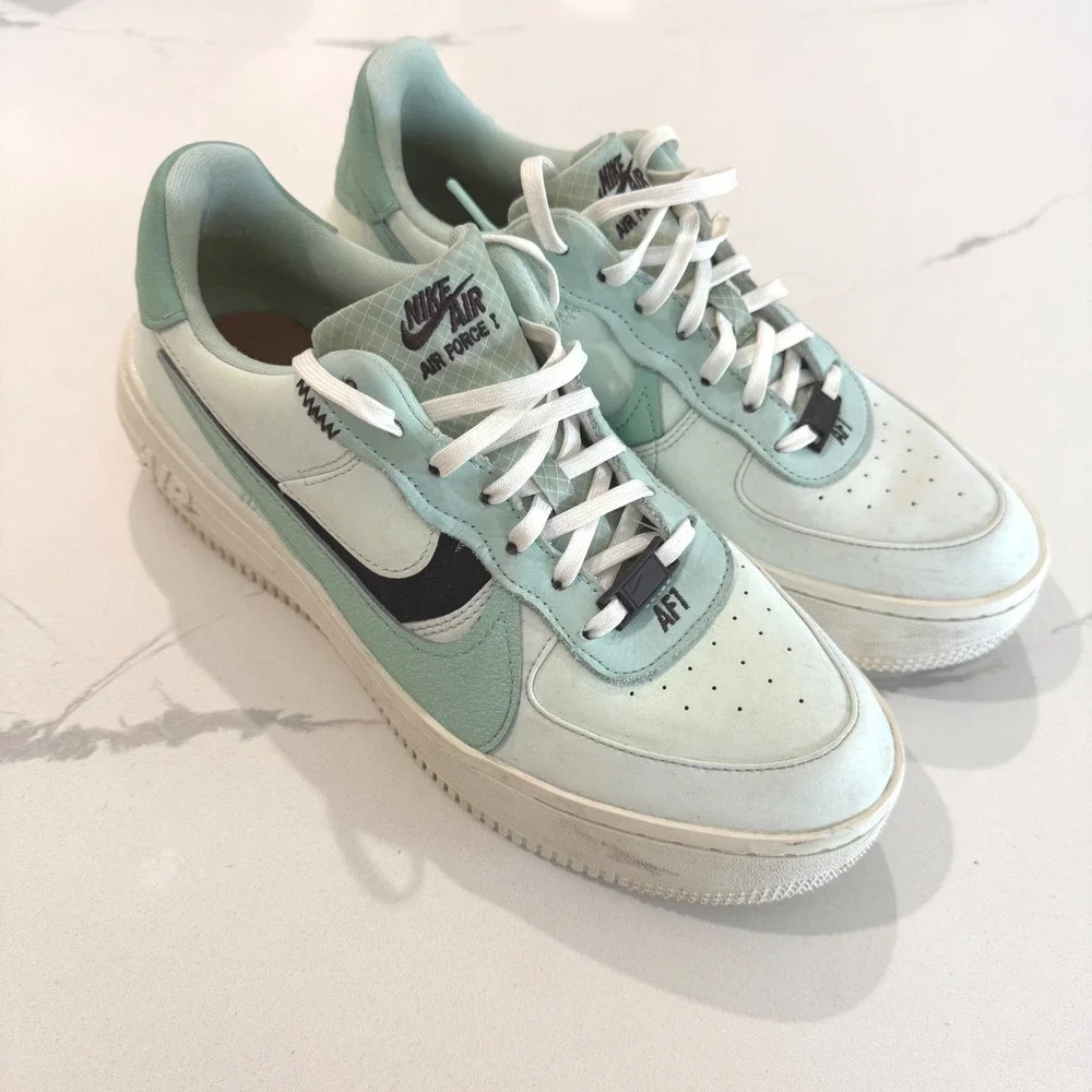 Nike‎ Air Force 1 Low Platform Swoosh Womens Size 10 Sneakers Shoes DX3730-300